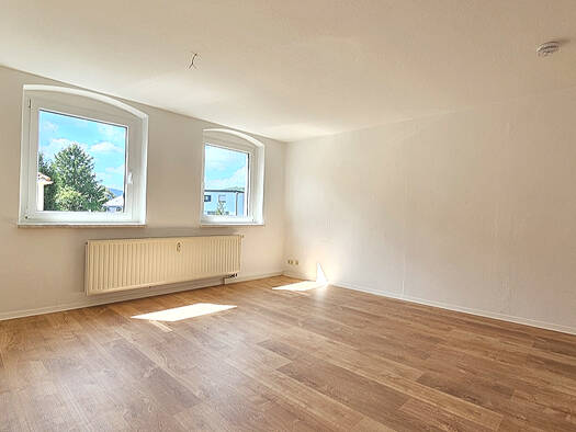 Wohnung zur Miete 260 € 3 Zimmer 84 m² 4. Geschoss Lutherstraße 11 Aue 08280