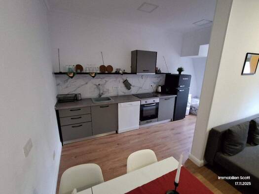 Wohnung zur Miete 874 € 3 Zimmer 97,1 m² Martin Luther Straße 15 Stadtmitte Plauen 08525