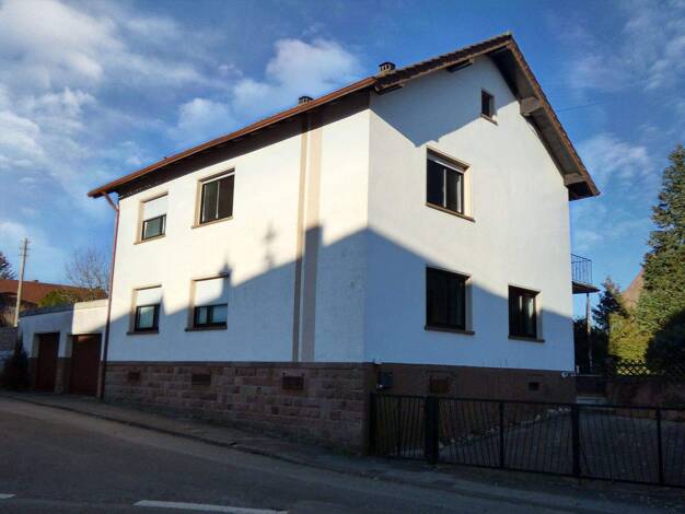 Einfamilienhaus zum Kauf 198.000 € 8 Zimmer 141,8 m² 590 m² Grundstück frei ab sofort Katzenbach Hütschenhausen 66882