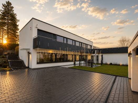 Einfamilienhaus zum Kauf 8 Zimmer 214 m² 997 m² Grundstück frei ab sofort Zweibrücken Zweibrücken 66482