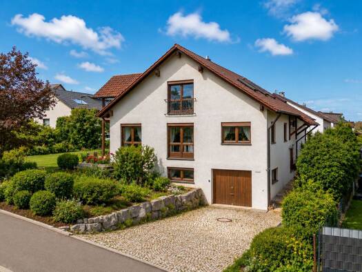 Einfamilienhaus zum Kauf 590.000 € 8 Zimmer 193,8 m² 698 m² Grundstück frei ab sofort Auingen Münsingen 72525