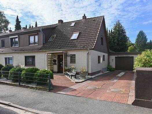 Doppelhaushälfte zum Kauf 350.000 € 5 Zimmer 210 m² 701 m² Grundstück Schlutup Lübeck 23568