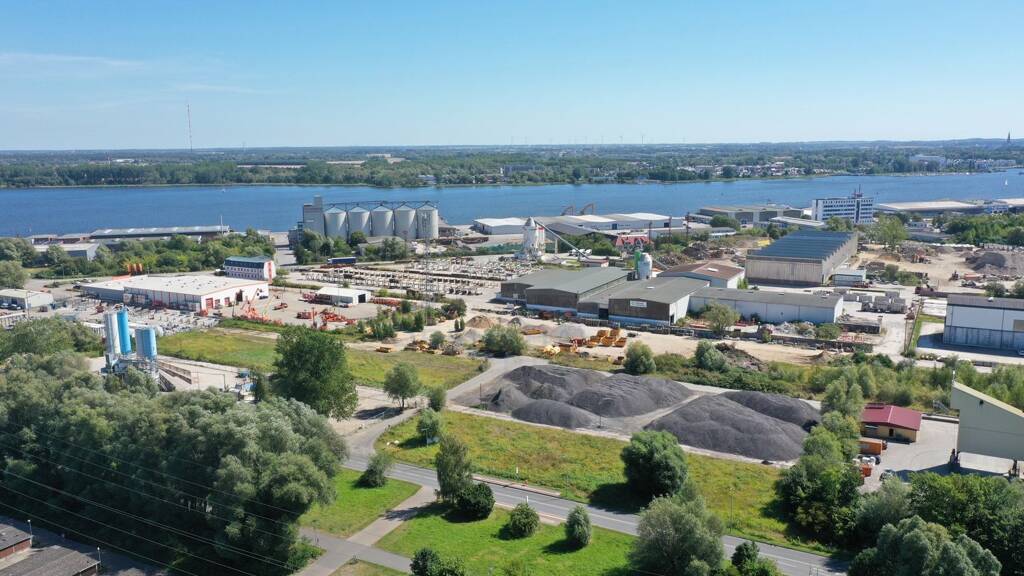 Lagerhalle zur Miete - Erstbezug 5.000 m² Lagerfläche teilbar ab 1.000 m² Schmarl Rostock 18069