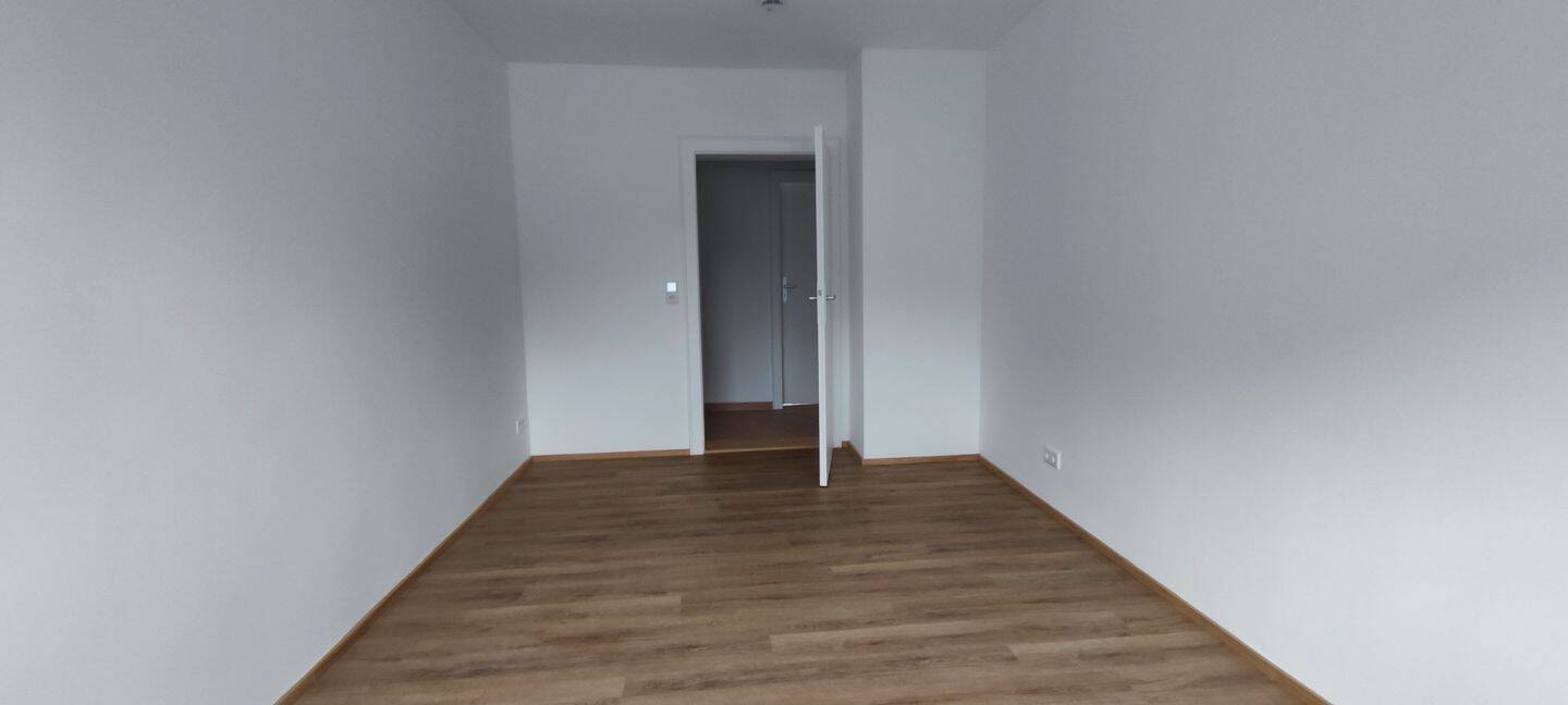N-citynahe Lage, top renovierte, gut geschnittene 3-ZW mit Balkon – Nürnberg – Vorschaubild 5