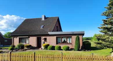 Einfamilienhaus zum Kauf 330.000 € 4 Zimmer 125 m² 945 m² Grundstück Wakendorf 23845