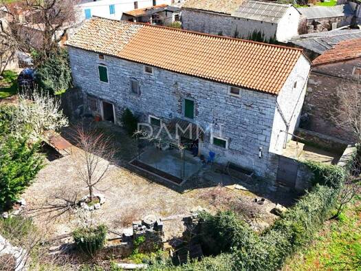 Einfamilienhaus zum Kauf 199.000 € 2 Zimmer 700 m² Žminj 52341