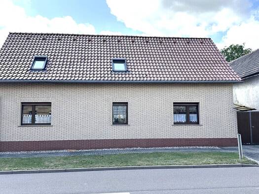 Einfamilienhaus zum Kauf 329.000 € 5 Zimmer 135 m² 681 m² Grundstück Ostrau Petersberg 06193