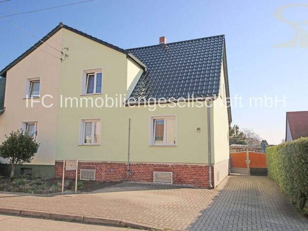 Doppelhaushälfte zum Kauf 180.000 € 6 Zimmer 110 m² 431 m² Grundstück Alten Dessau-Roßlau 06847