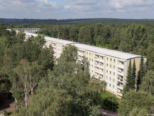 Wohnung zur Miete 390 € 4 Zimmer 70,4 m² 1. Geschoss Erich-Weinert-Straße 38 Hermsdorf 07629