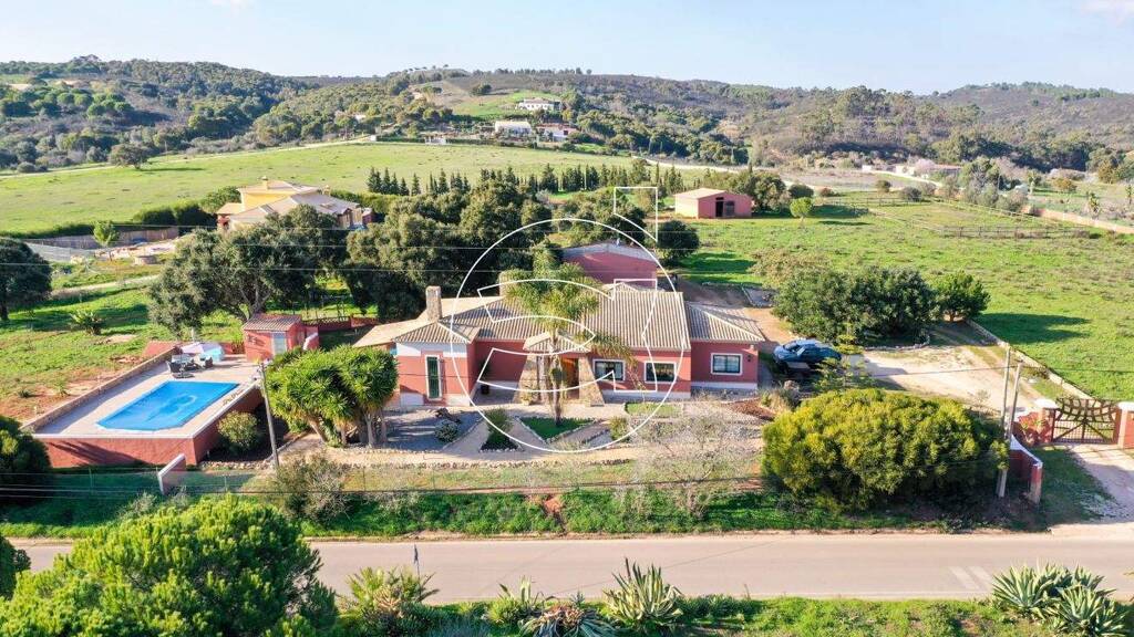 Villa zum Kauf 1.200.000 € 4 Zimmer 238 m² 12.600 m² Grundstück Lagos 8600-013