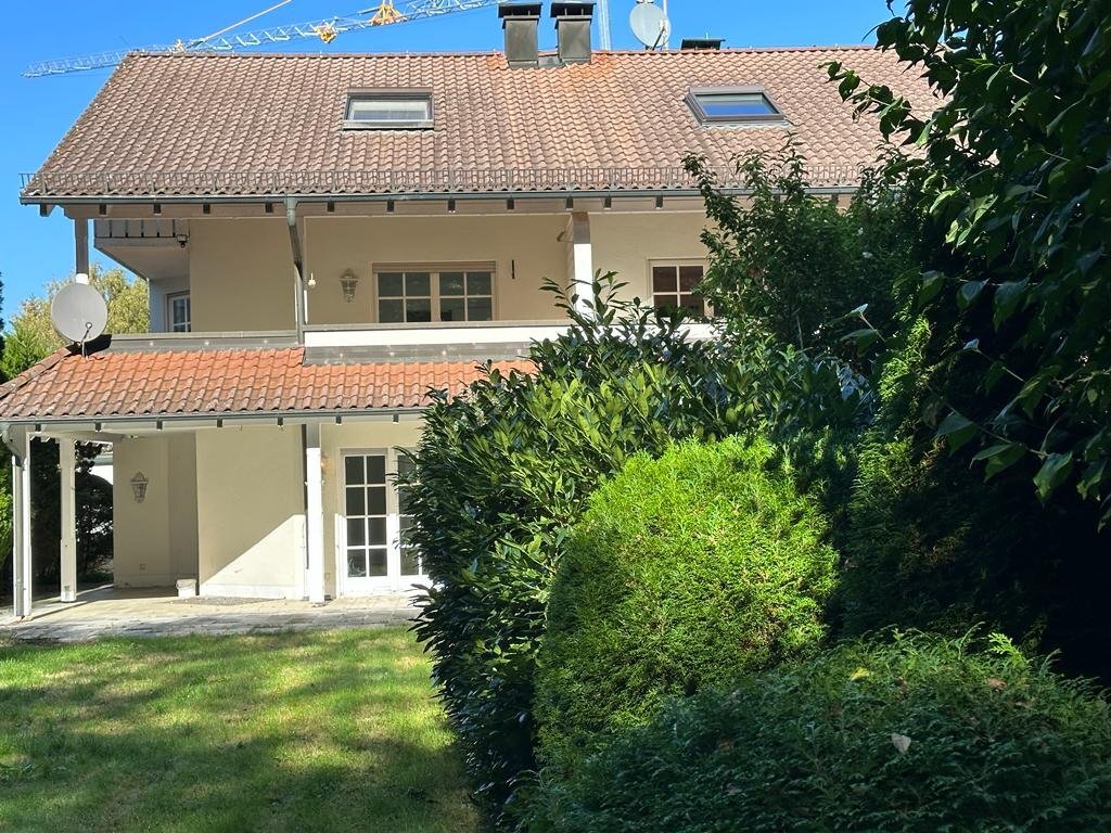 Doppelhaushälfte zum Kauf 1.760.000 € 5 Zimmer 160 m²<br/>Wohnfläche 550 m²<br/>Grundstück ab sofort<br/>Verfügbarkeit Grünwald Grünwald 82031