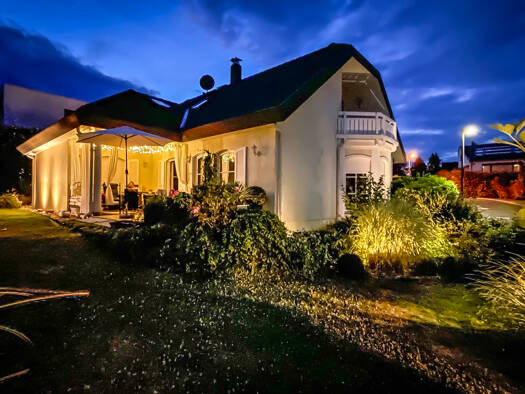 Villa zum Kauf 1.890.000 € 7 Zimmer 260 m² 578 m² Grundstück Oberursel Oberursel / Oberstedten 61440