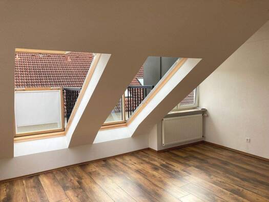 Wohnung zur Miete 900 € 4 Zimmer 90 m² 2 Geschosse frei ab sofort Großschwarzenlohe Wendelstein 90530
