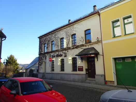 Reihenendhaus zum Kauf 260.000 € 8 Zimmer 267 m² 702 m² Grundstück frei ab sofort Treuen Treuen 08233