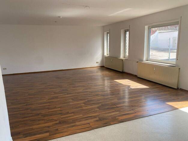 Bürofläche zur Miete 3,33 € 7 Zimmer 300 m² Bürofläche Stadtmitte Völklingen 66333