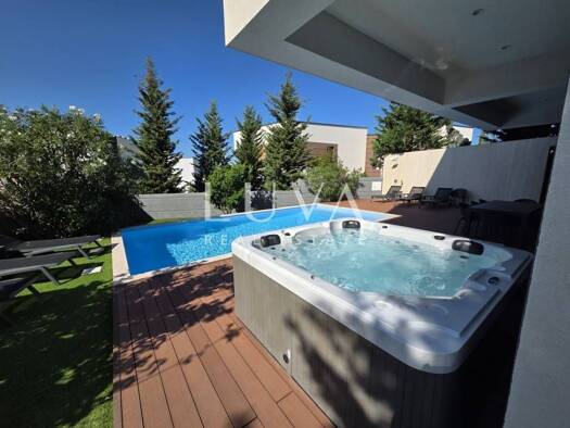 Haus zum Kauf 2.400.000 € 10 Zimmer 700 m² Novalja Novalja