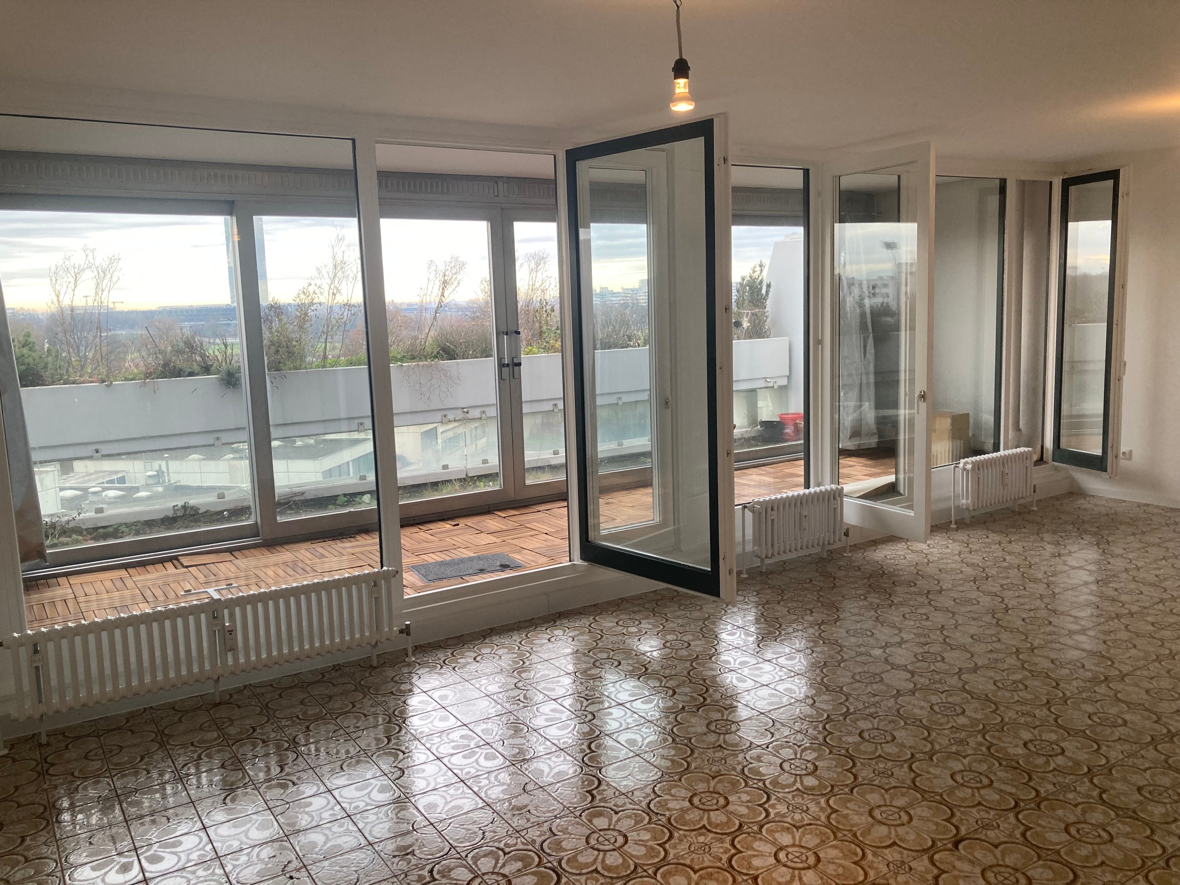 Terrassenwohnung zur Miete 2.250 € 2,5 Zimmer 103 m²<br/>Wohnfläche 6.<br/>Geschoss ab sofort<br/>Verfügbarkeit Nadistraße Am Riesenfeld München 80809