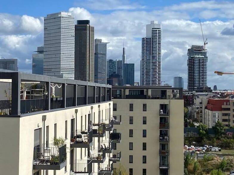 Außenstellplatz zur Miete provisionsfrei 115 € Europa-Allee 81 Gallus Frankfurt 60327