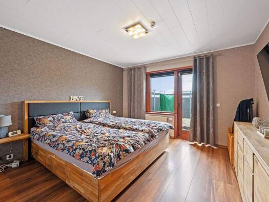 Einfamilienhaus zum Kauf 450.000 € 7 Zimmer 212 m² 664 m² Grundstück Kürnbach 75057