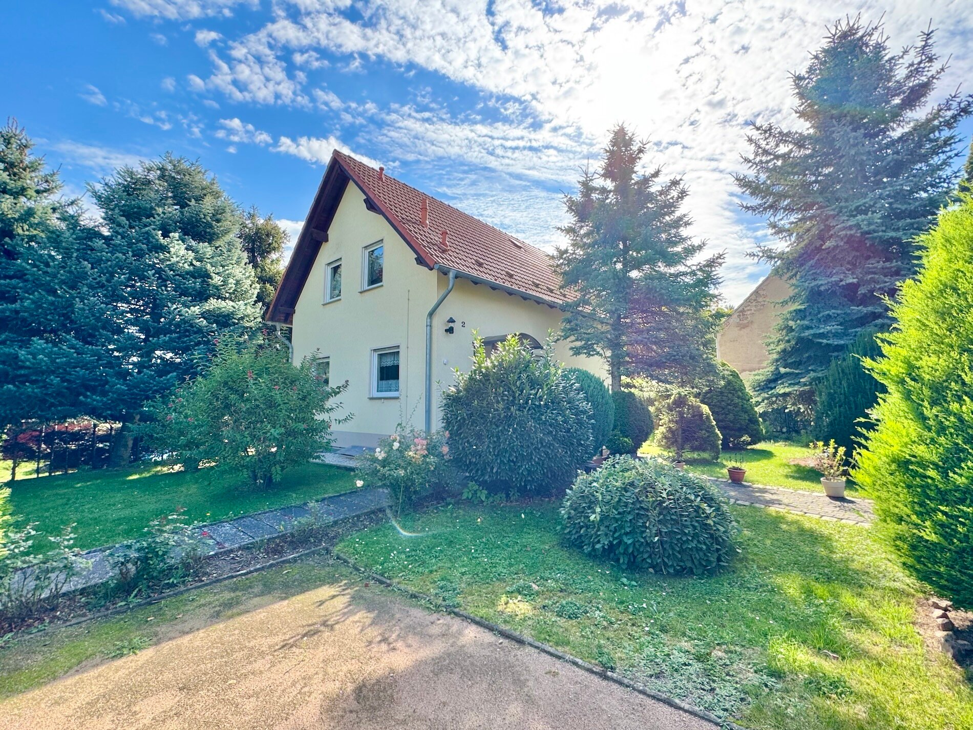 Einfamilienhaus zum Kauf 349.990 € 4 Zimmer 90,3 m²<br/>Wohnfläche 1.096 m²<br/>Grundstück Wildberg Klipphausen 01665