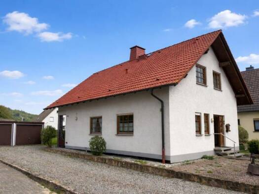 Einfamilienhaus zum Kauf 229.000 € 4 Zimmer 140 m² 749 m² Grundstück frei ab sofort Neumorschen Morschen 34326