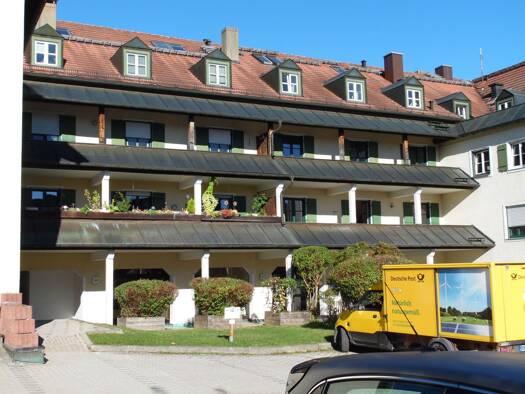 Wohnung zum Kauf 462.000 € 2,5 Zimmer 77 m² Geschoss 1/3 frei ab sofort Tölzer Straße 2 Holzkirchen Holzkirchen 83607