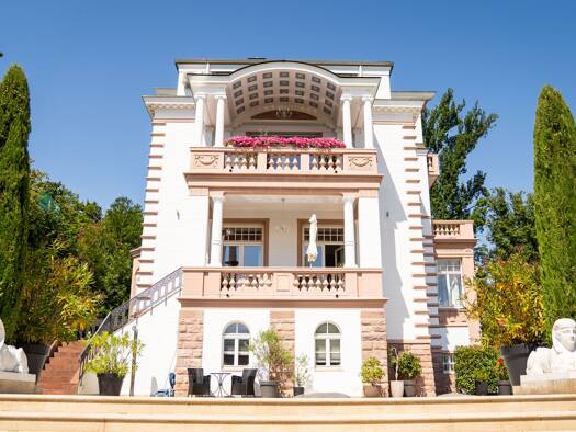 Villa zum Kauf 14,5 Zimmer 580 m² 3.387 m² Grundstück Innenstadt Baden-Baden 76530