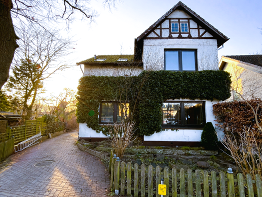 Einfamilienhaus zum Kauf 865.000 € 6,5 Zimmer 135 m² 1.364 m² Grundstück Niendorf Hamburg 22453