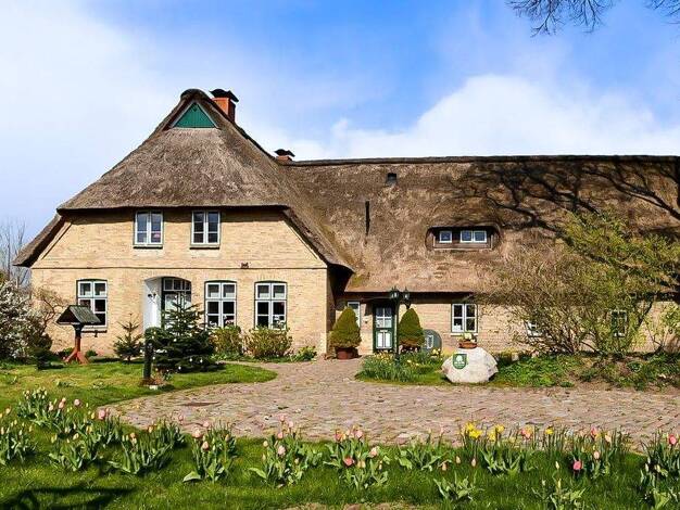 Haus zum Kauf 690.000 € 8 Zimmer 340 m² 4.701 m² Grundstück Schafstedt 25725