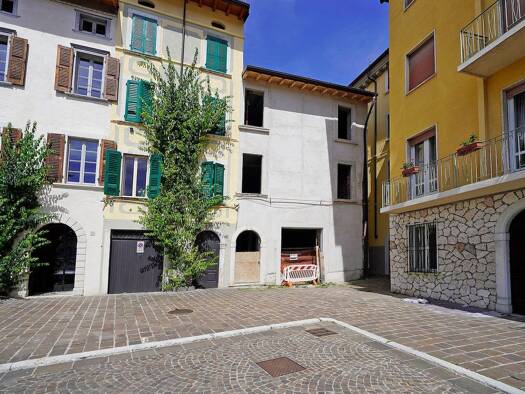 Haus zum Kauf 480.000 € 4 Zimmer 203 m² frei ab sofort Gargnano 25084