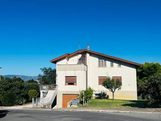 Einfamilienhaus zum Kauf 250.000 € 14 Zimmer 246 m² 1.680 m² Grundstück Pesaro 61038