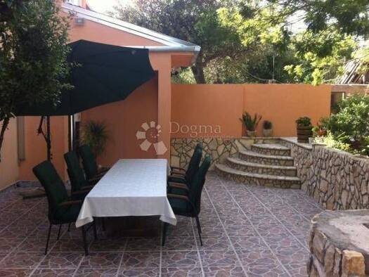 Haus zum Kauf 1.070.000 € 13 Zimmer 406 m² Podgora Podgora