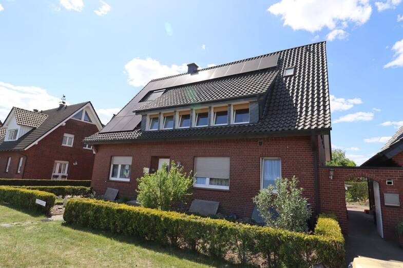 Wohnung zur Miete 680 € 3 Zimmer 95,3 m² Dachgeschoss, 1. Geschoss frei ab 01.08.2025 Laudiek Glandorf 49219