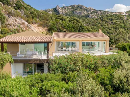 Villa zum Kauf 6 Zimmer 150 m² 30.000 m² Grundstück Alzachèna/Arzachena 07021