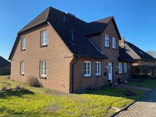 Doppelhaushälfte zur Miete 1.250 € 3 Zimmer 100 m² 450 m² Grundstück frei ab sofort Nordseestraße 25 Schobüll Husum 25813