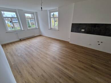 Wohnung zur Miete 370 € 70 m² frei ab sofort Kaiserstraße 37 Auerbach Auerbach 08209