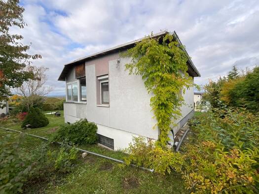 Bungalow zum Kauf 65.000 € 2 Zimmer 40,8 m² 398 m² Grundstück Straußfurt 99634
