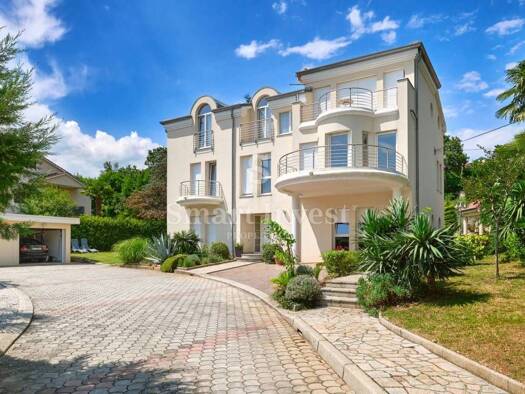 Haus zum Kauf 1.800.000 € 9 Zimmer 381 m² Opatija Opatija