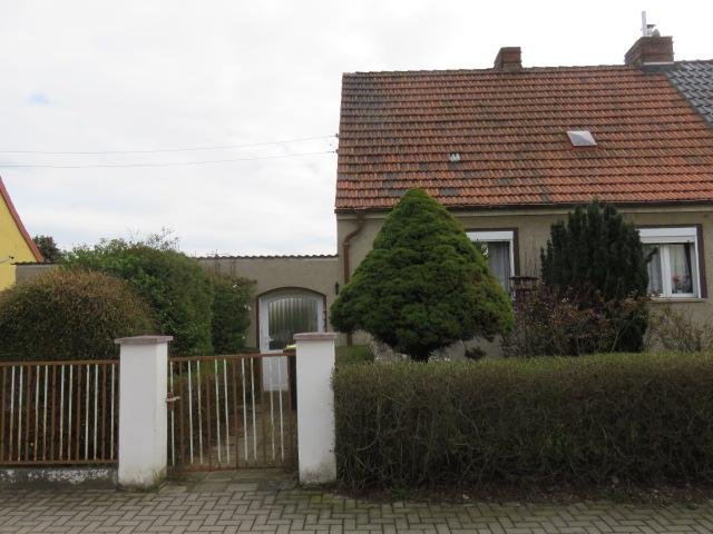 Haus zum Kauf 58.000 € 5 Zimmer 120 m²<br/>Wohnfläche 824 m²<br/>Grundstück Freiheitsstraße 16 Staßfurt Staßfurt 39418