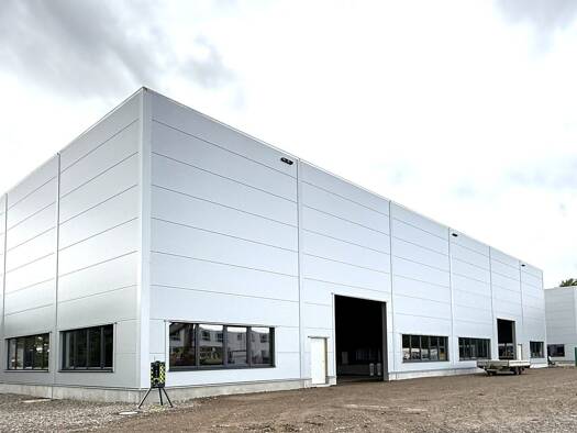 Produktionshalle zur Miete - Erstbezug 18.290 € 3.048 m² Lagerfläche teilbar ab 1.530 m² Oberlar Troisdorf 53842