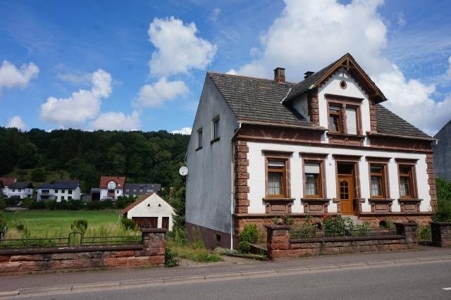 Haus zum Kauf 210.000 € 7 Zimmer 176 m²<br/>Wohnfläche 3.853 m²<br/>Grundstück ab sofort<br/>Verfügbarkeit Homburg Homburg 66424