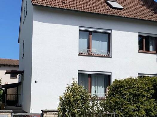 Wohnung zur Miete 565 € 2 Zimmer 35 m² Geschoss 1/2 frei ab 15.10.2026 Burgfarrnbach Fürth 90768