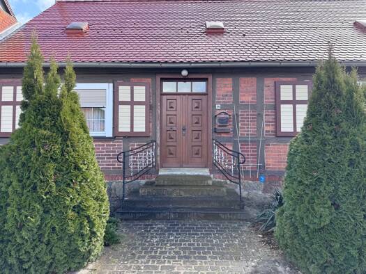 Einfamilienhaus zum Kauf 75.000 € 1 Zimmer 90 m² 1.960 m² Grundstück frei ab sofort Dorfstraße 18 Bellingen Tangerhütte 39517