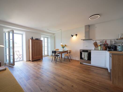 Wohnung zum Kauf 345.000 € 2 Zimmer 65 m² Traunstein Traunstein 83278