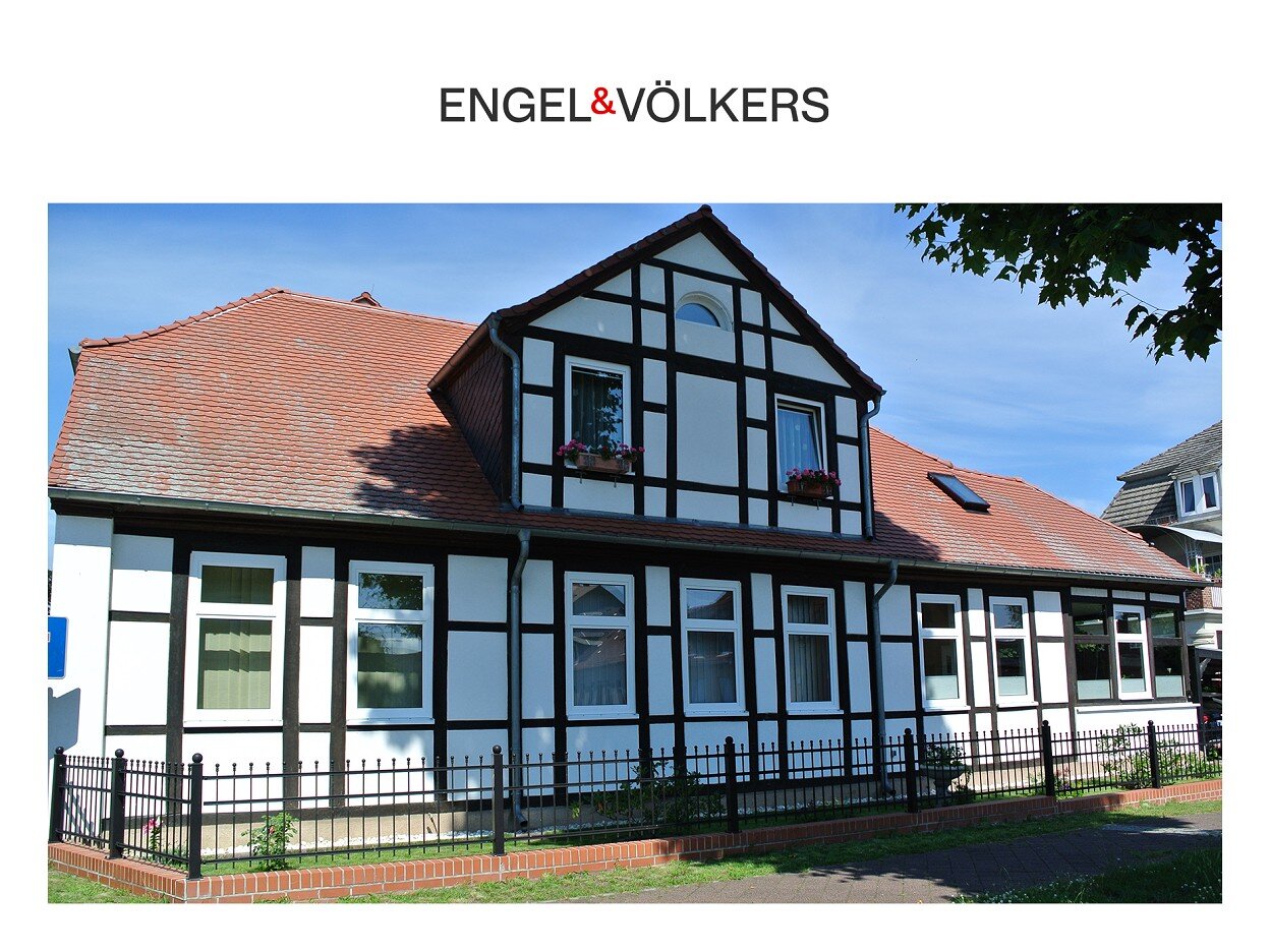 Einfamilienhaus zum Kauf 395.000 € 10 Zimmer 246 m²<br/>Wohnfläche 422 m²<br/>Grundstück Havelberg Havelberg 39539