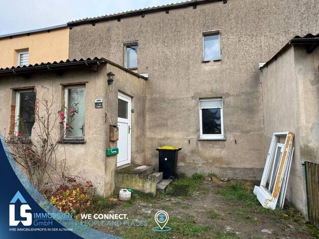 Reihenmittelhaus zum Kauf 25.000 € 2 Zimmer 75 m² 365 m² Grundstück Arneburg 39596