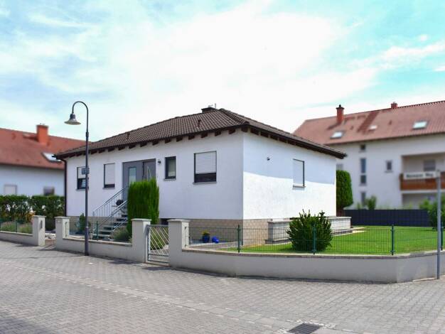 Bungalow zum Kauf 469.000 € 5 Zimmer 137 m² 621 m² Grundstück Groß-Rohrheim 68649