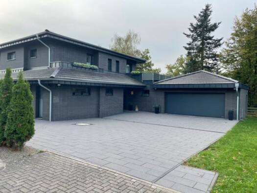 Einfamilienhaus zur Miete 3.900 € 5,5 Zimmer 250 m² 1.000 m² Grundstück frei ab 01.05.2026 Rösrath 51503