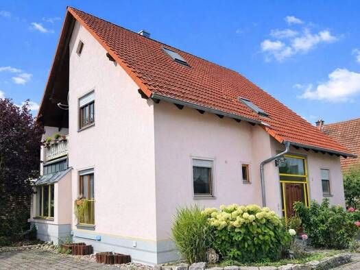 Einfamilienhaus zum Kauf provisionsfrei 738.000 € 6 Zimmer 200 m² 411 m² Grundstück frei ab sofort Am Geißacker 2 Großenseebach 91091