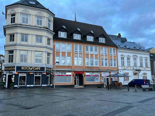 Wohnung zur Miete 640 € 2 Zimmer 64 m² 2. Geschoss frei ab sofort Altstadt Flensburg 24939